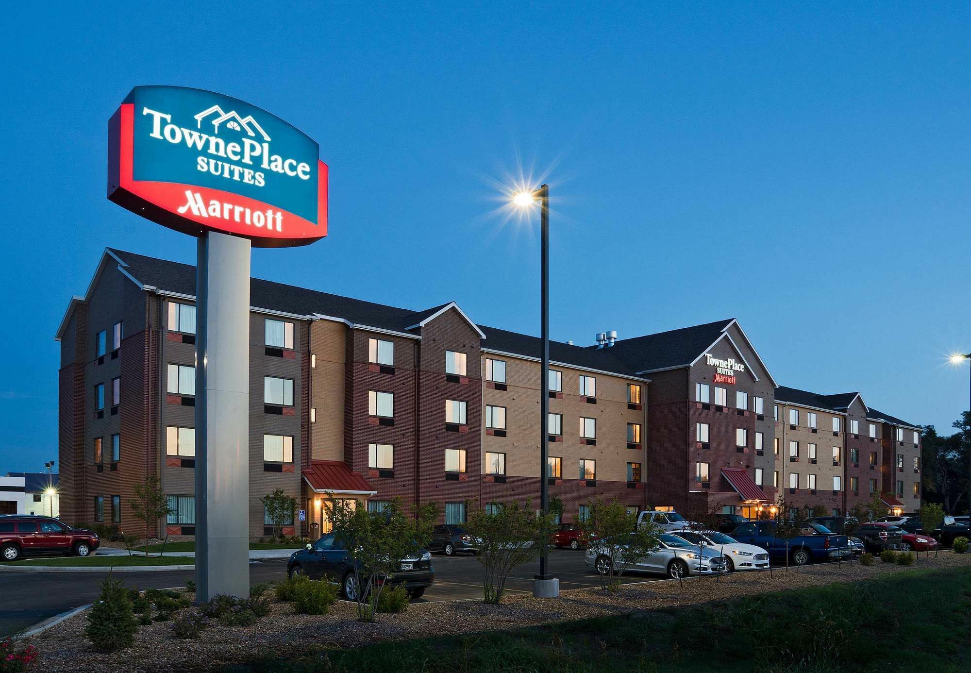 Towneplace Suites By Marriott Dodge City Exterior photo